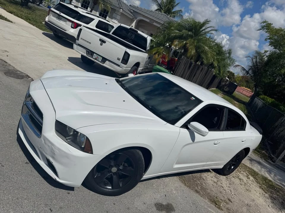 2012 Dodge Charger 7th Gen - Image 5 of 8