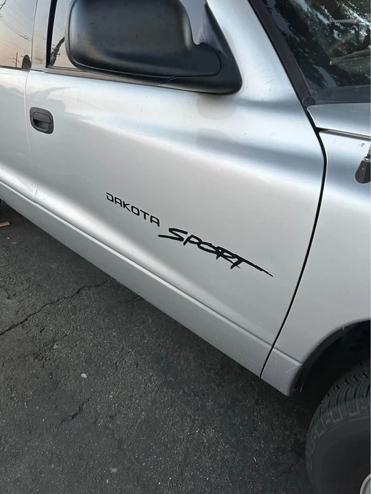 Dodge Dakota - Image 4 of 11