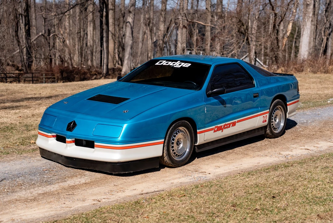 Dodge Daytona - Image 5 of 31