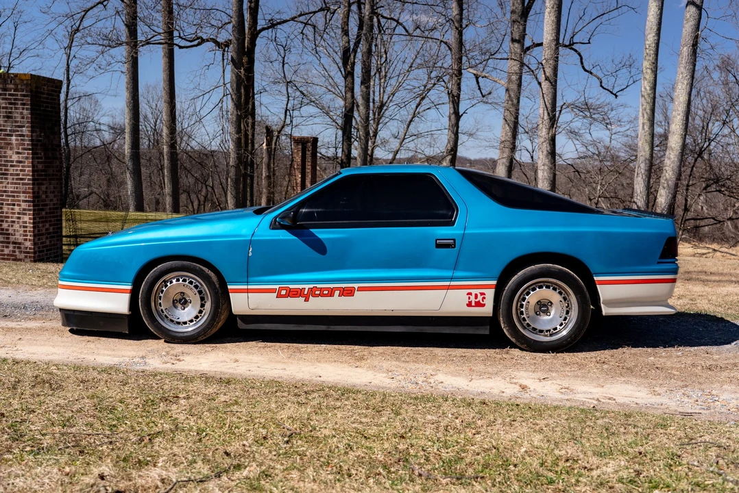 Dodge Daytona - Image 6 of 31