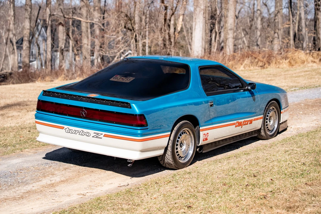 Dodge Daytona - Image 9 of 31