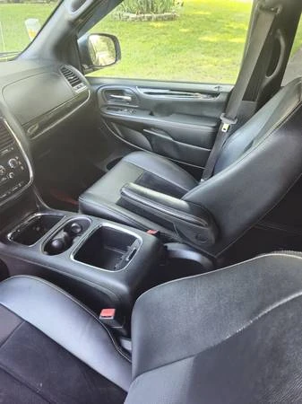2018 Dodge Caravan - Image 3 of 5