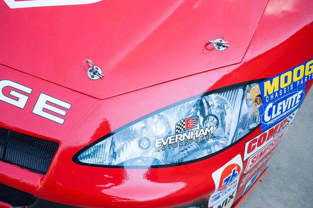 Dodge Intrepid - Image 25 of 31
