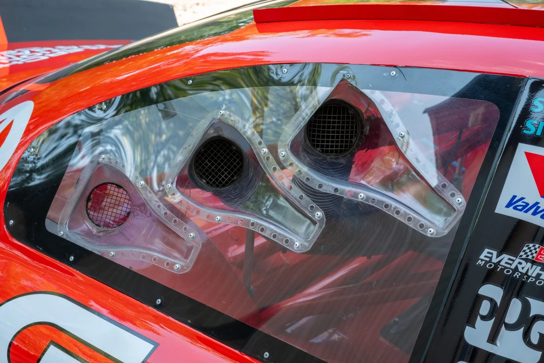 Dodge Intrepid - Image 17 of 31