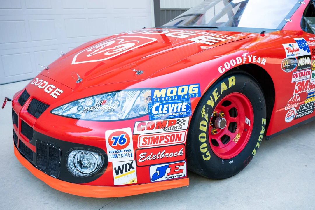 Dodge Intrepid - Image 11 of 31