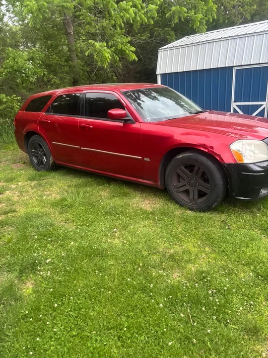 2006 Dodge Magnum 2nd Gen Wagon - Image 2 of 8