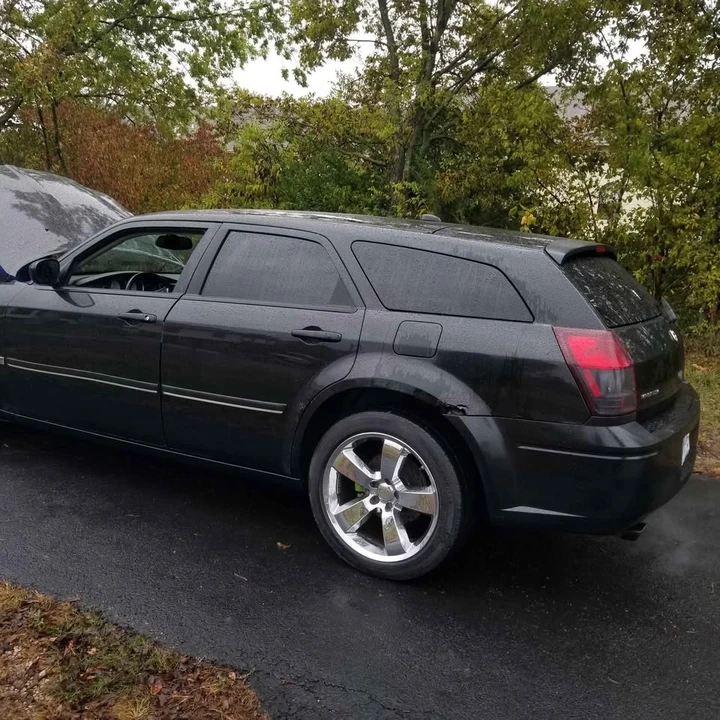 Dodge Magnum 2nd Gen Wagon - Image 7 of 10