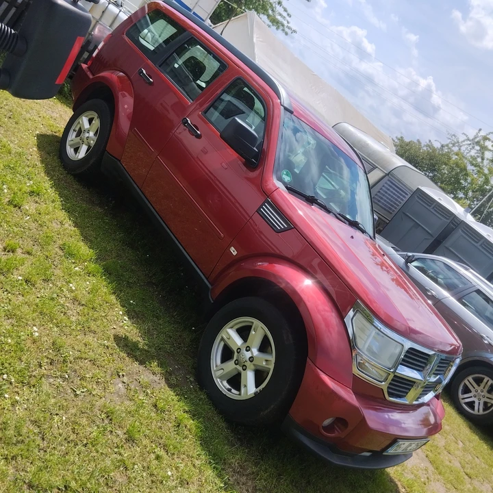 Dodge Nitro - Image 3 of 20