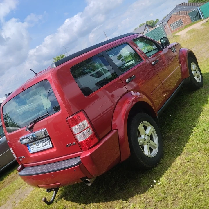 Dodge Nitro - Image 4 of 20