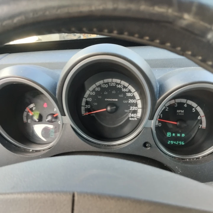 Dodge Nitro - Image 19 of 20