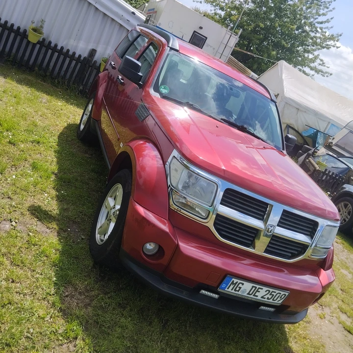 Dodge Nitro - Image 9 of 20