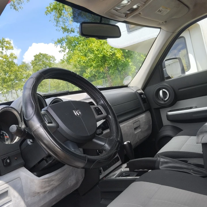 Dodge Nitro - Image 5 of 20