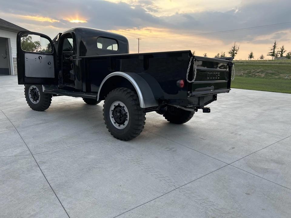 Dodge Power Wagon - Image 17 of 31