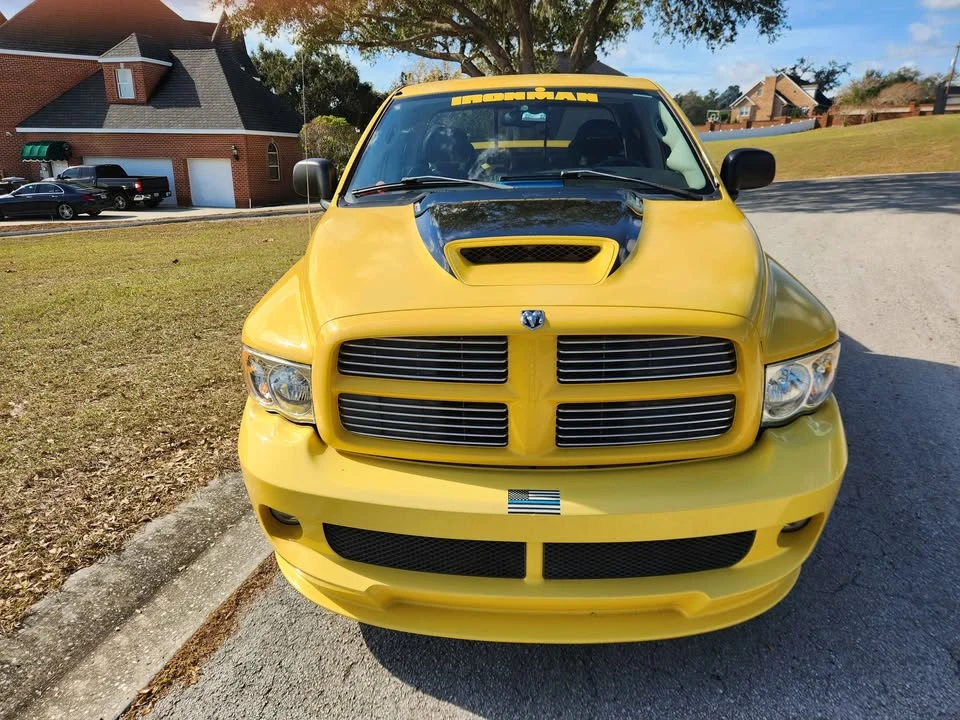 2005 Dodge Viper - Image 2 of 10