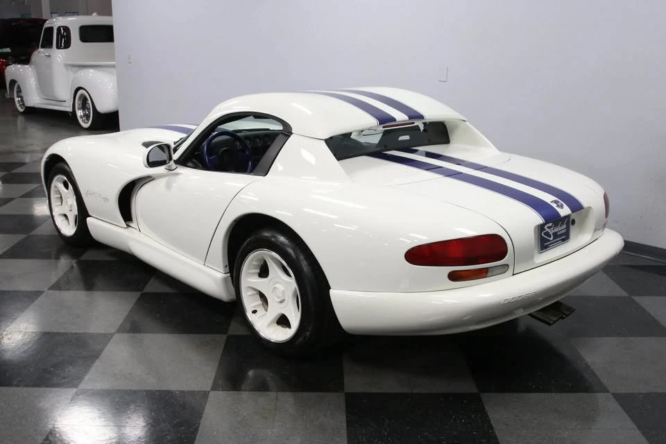 2016 Dodge Viper 5th Gen - Image 2 of 5