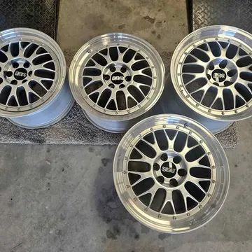 Dodge Viper BBS LM Wheels