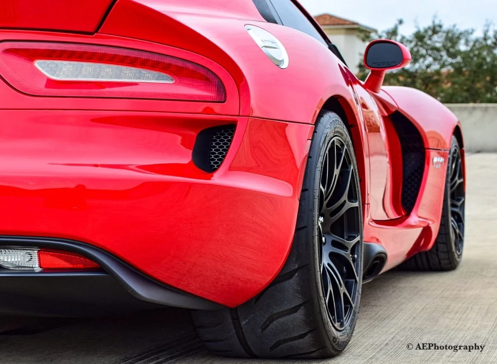 Dodge Viper 5th Gen - Image 2 of 19