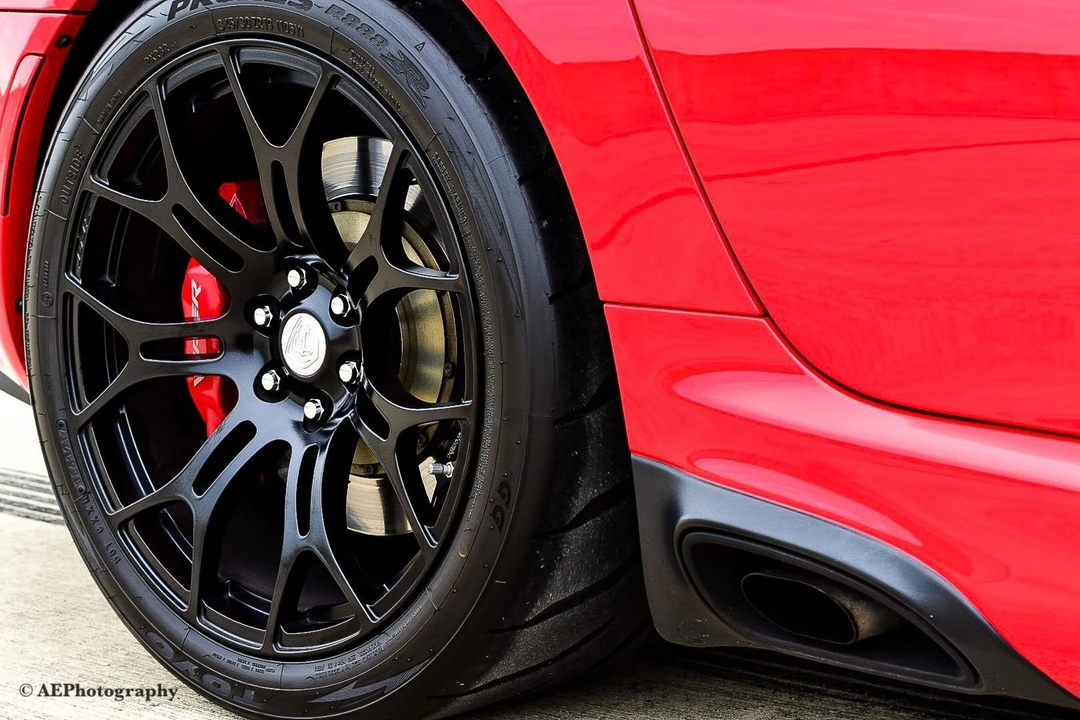 Dodge Viper 5th Gen - Image 10 of 19