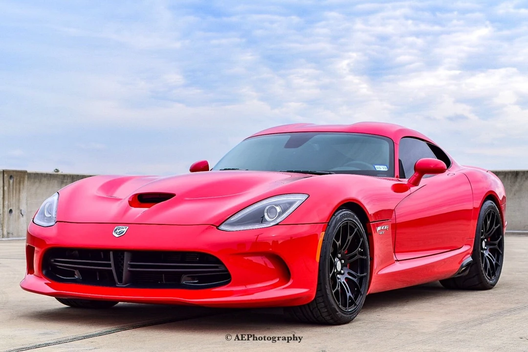 Dodge Viper 5th Gen - Image 7 of 19