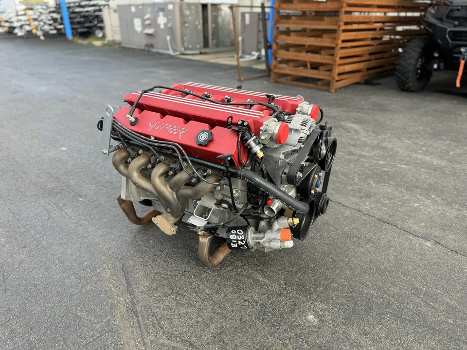 Parts & Memorabilia Engines - Image 3 of 31