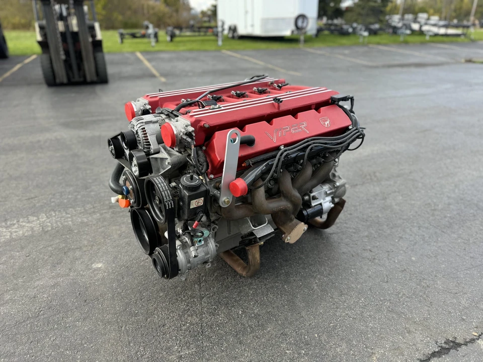 Parts & Memorabilia Engines - Image 12 of 31