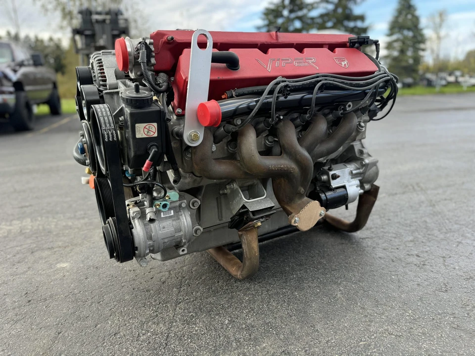 Parts & Memorabilia Engines - Image 15 of 31