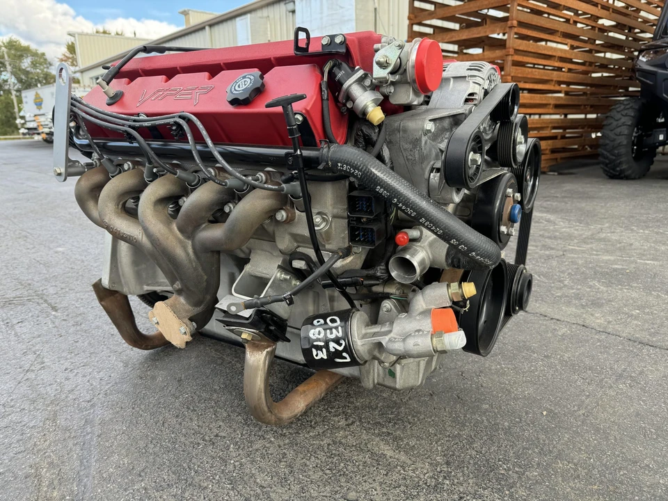 Parts & Memorabilia Engines - Image 8 of 31