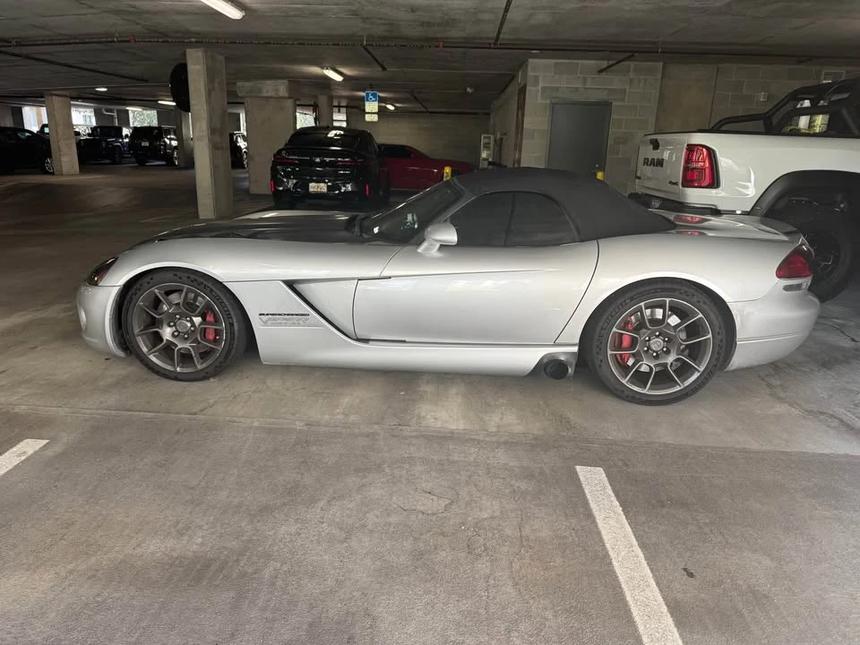Dodge Viper - Image 7 of 8