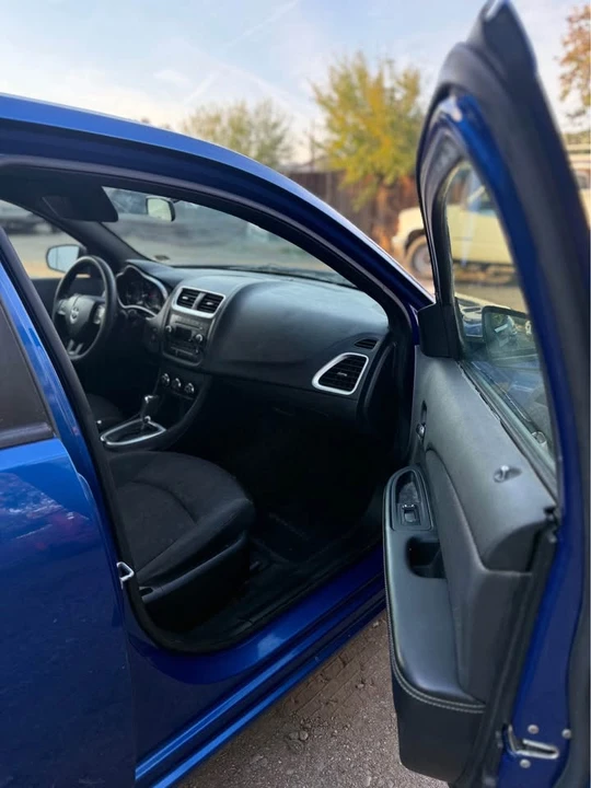 2012 Dodge Avenger Sedan - Image 6 of 10