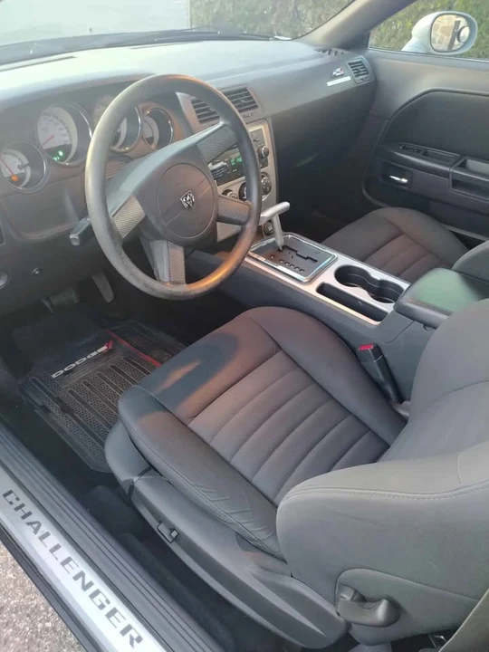 2009 Dodge Challenger 3rd Gen - Image 8 of 9