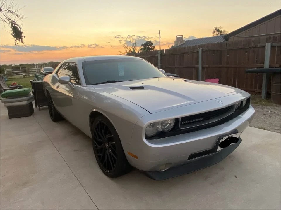 2009 Dodge Challenger 3rd Gen - Image 3 of 8