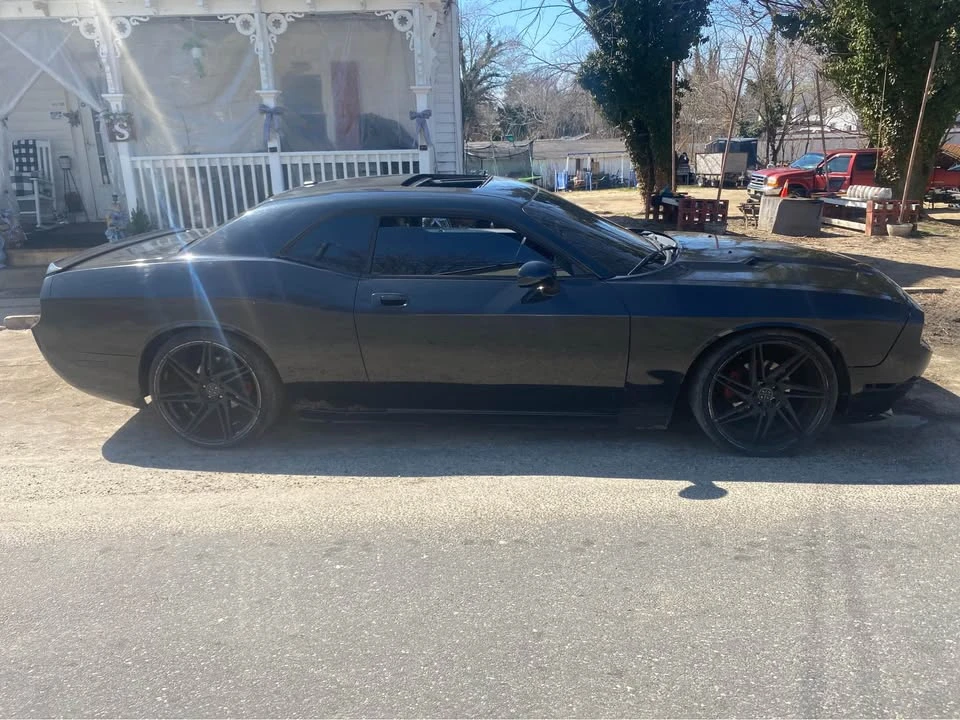 Dodge Challenger - Image 3 of 8
