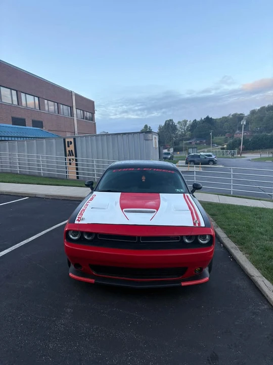 2010 Dodge Challenger 3rd Gen - Image 2 of 5