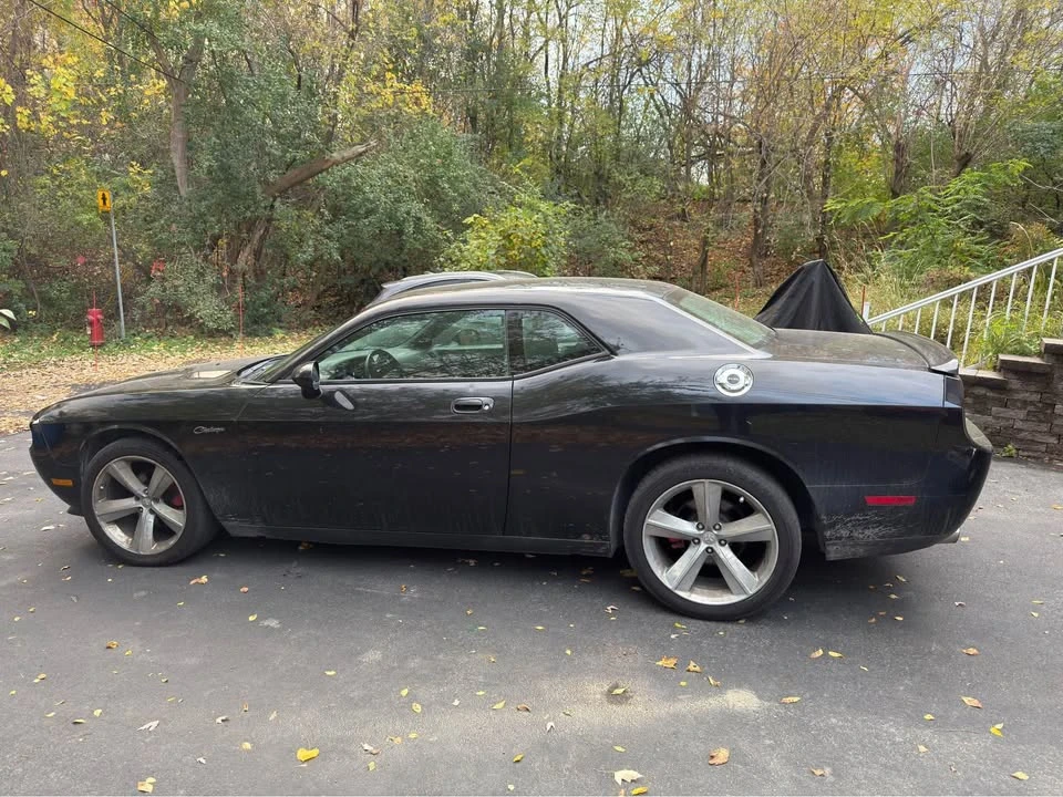 2009 Dodge Challenger - Image 2 of 7