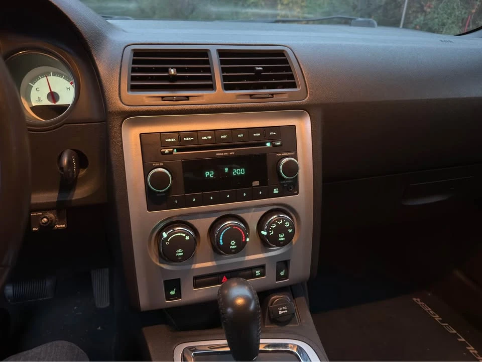 2009 Dodge Challenger - Image 6 of 7