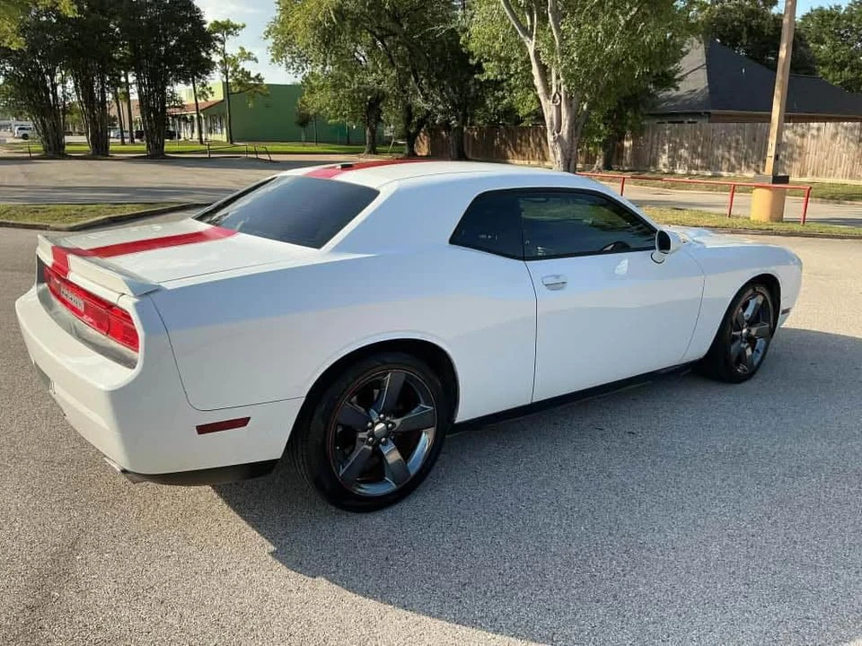 2012 Dodge Challenger 3rd Gen - Image 6 of 10