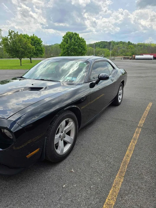 2012 Dodge Challenger 3rd Gen - Image 3 of 10