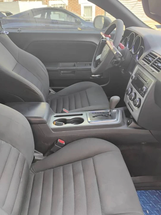 2009 Dodge Challenger 3rd Gen - Image 4 of 8