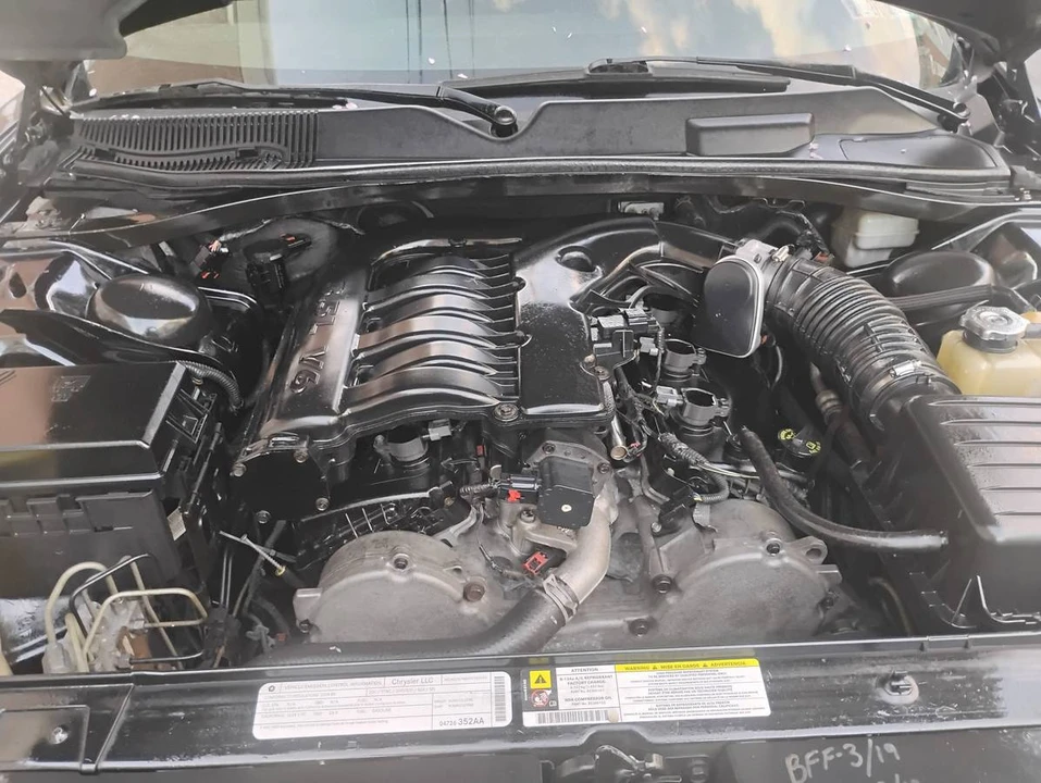 2009 Dodge Challenger 3rd Gen - Image 2 of 8