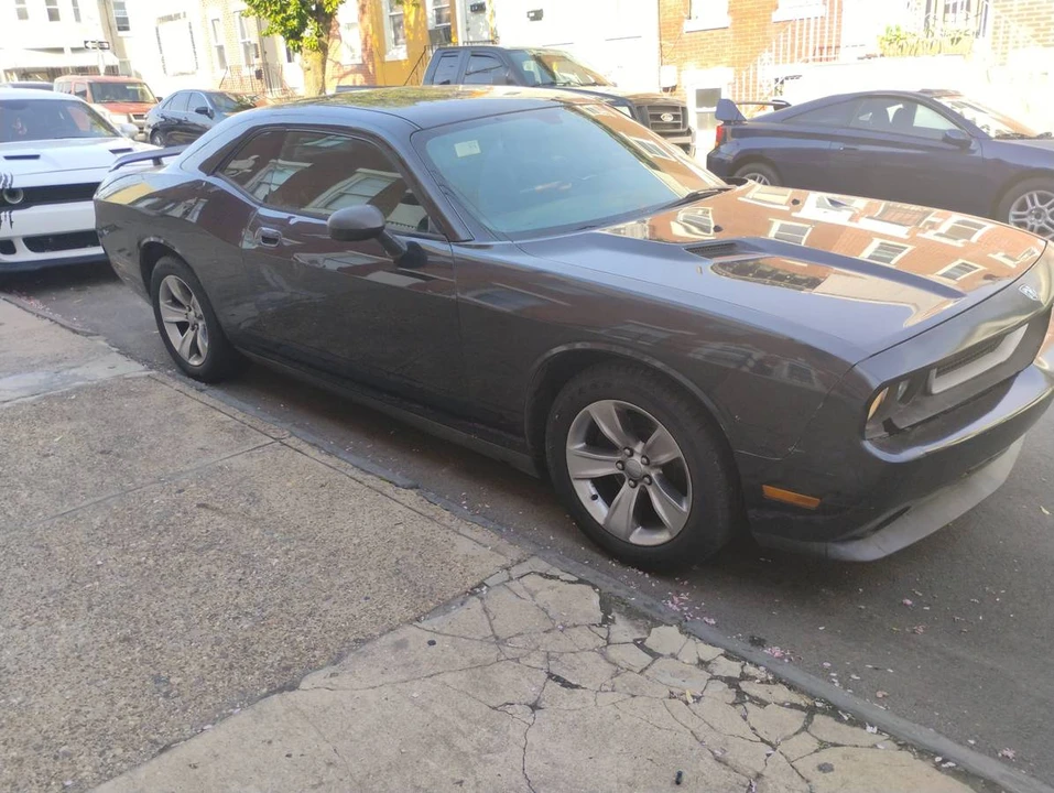 2009 Dodge Challenger 3rd Gen - Image 5 of 8