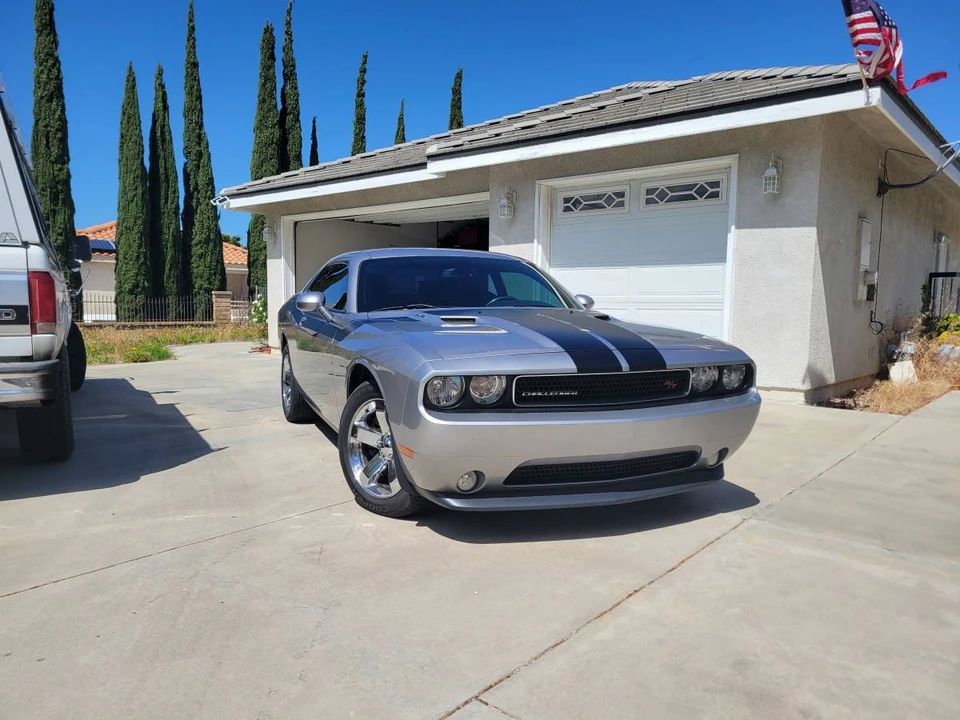 2011 Dodge Challenger 3rd Gen - Image 2 of 7