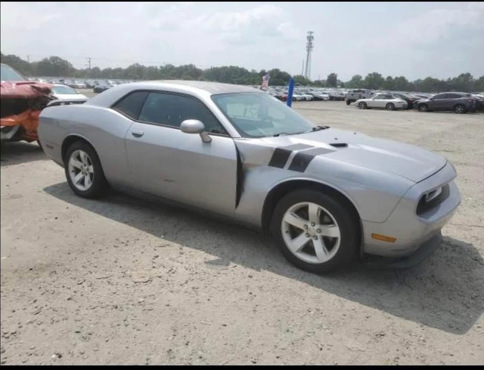 2001 Dodge Challenger - Image 2 of 9