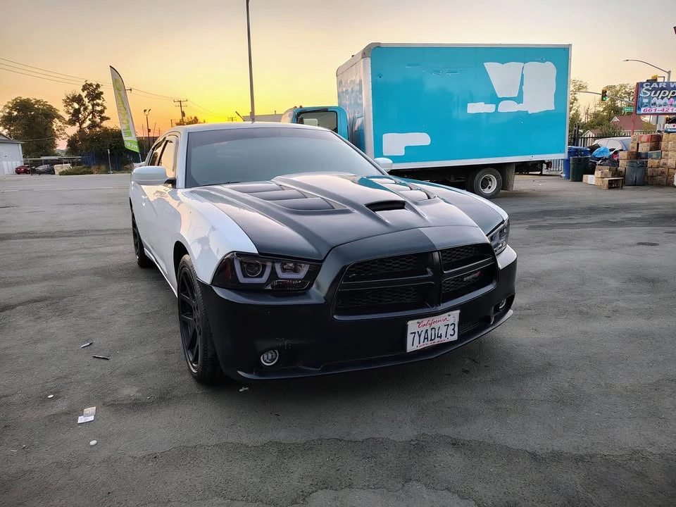 2011 Dodge Charger 7th Gen - Image 2 of 3