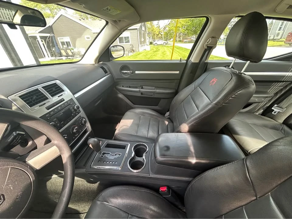 2009 Dodge Charger 6th Gen - Image 5 of 10