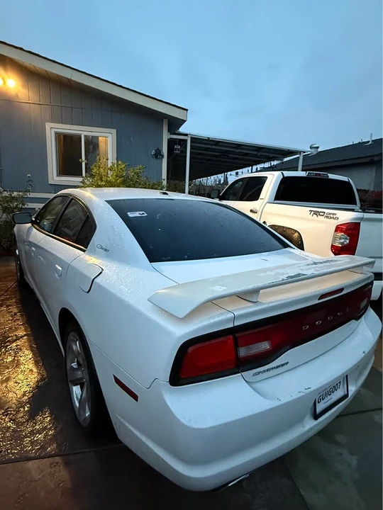 2011 Dodge Charger 7th Gen - Image 5 of 7