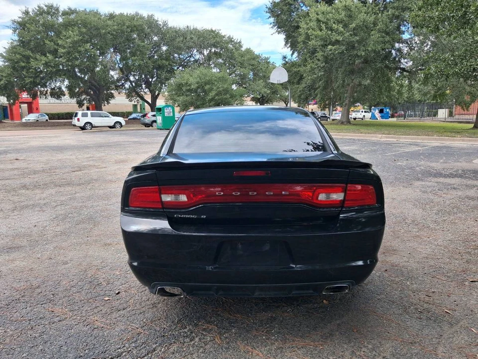 2014 Dodge Charger 7th Gen - Image 5 of 12