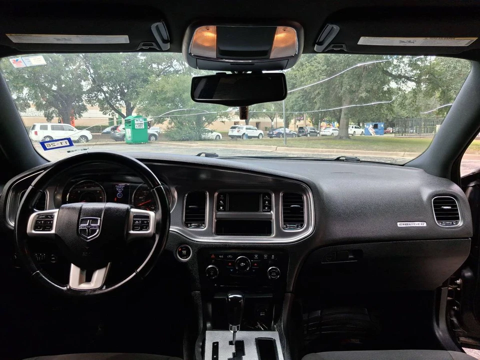 2014 Dodge Charger 7th Gen - Image 10 of 12