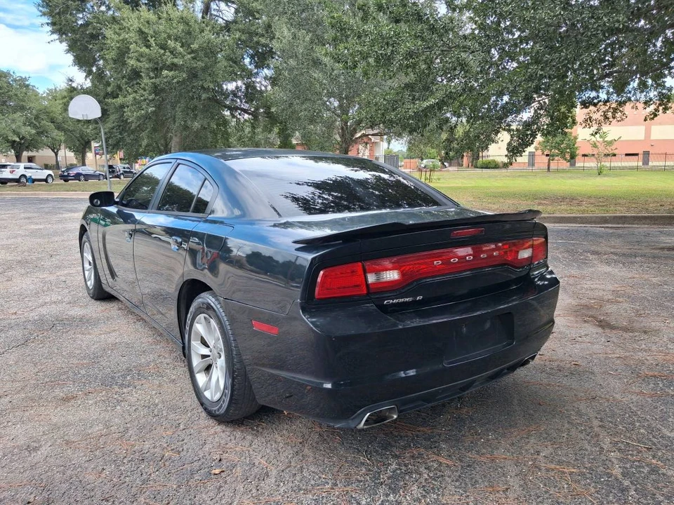 2014 Dodge Charger 7th Gen - Image 4 of 12