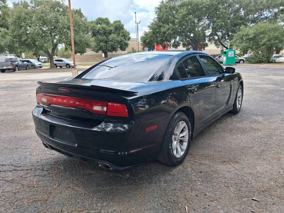 2014 Dodge Charger 7th Gen - Image 6 of 12