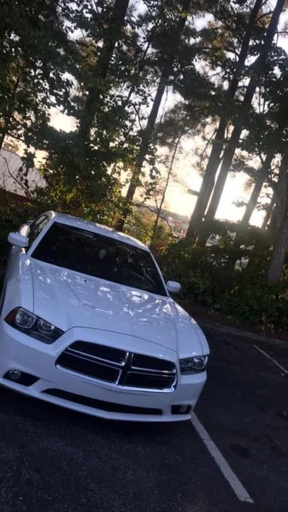 2014 Dodge Charger 7th Gen - Image 2 of 12